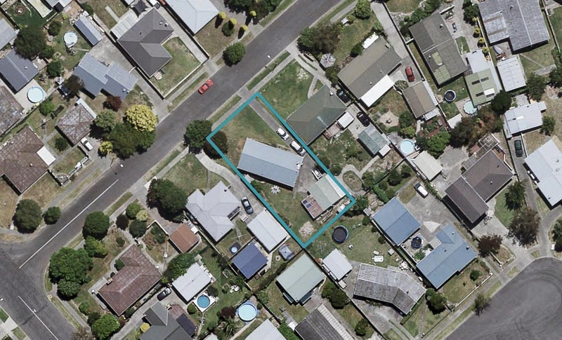 16 Davidson Avenue, Pirimai, Napier - Carousel 1