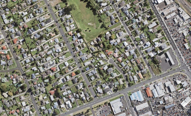 8D Nield Road, Manurewa, Auckland - Carousel 1