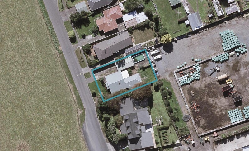 64 Cowling Road, Hurdon, New Plymouth - Carousel 1
