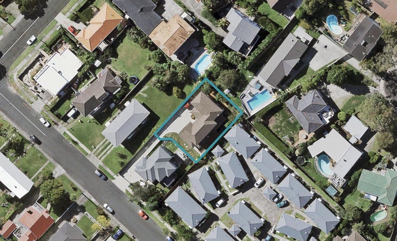 21 Dallinghoe Crescent, Milford, Auckland - Carousel 1