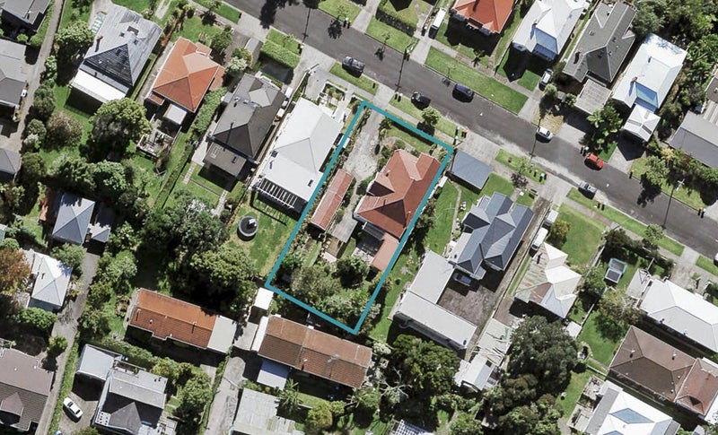 4 Springfield Road, Morningside, Auckland - Carousel 1