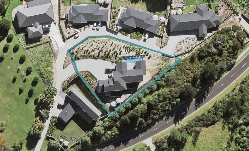 41 Wicklam Lane, Greenhithe, Auckland - Carousel 1