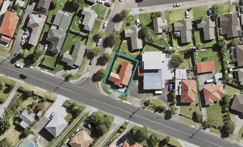 26 Awaroa Road, Sunnyvale, Auckland - Carousel 1