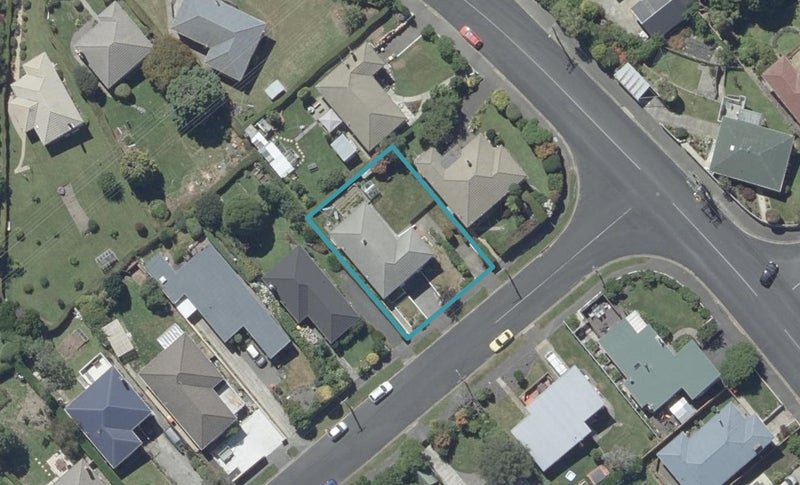 4 Derwent Street, Helensburgh, Dunedin - Carousel 1