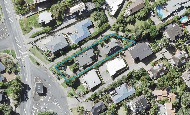 1/97 Beach Road, Castor Bay, Auckland - Carousel 1