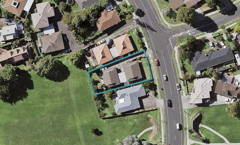 1/101 Prince Regent Drive, Half Moon Bay, Auckland - Carousel 1