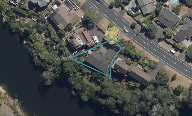 1001 River Road, Queenwood, Hamilton - Carousel 1