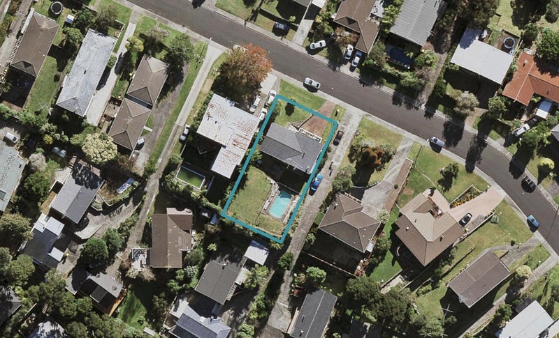 61 Girrahween Drive, Totara Vale, Auckland - Carousel 1