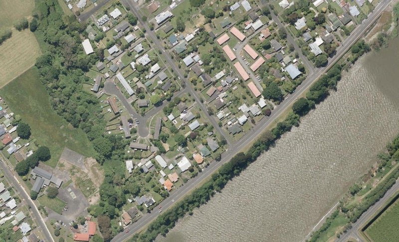 1 Stewart Street, Aramoho, Whanganui - Carousel 1