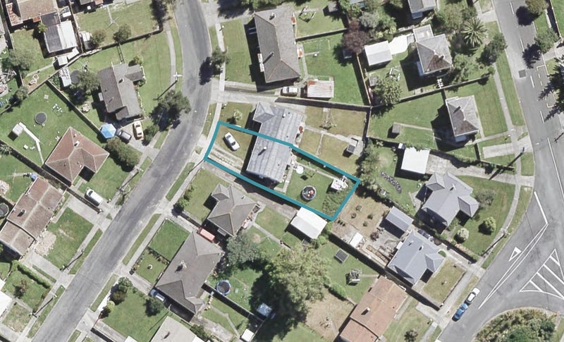 9 Toomath Street, Naenae, Lower Hutt - Carousel 1