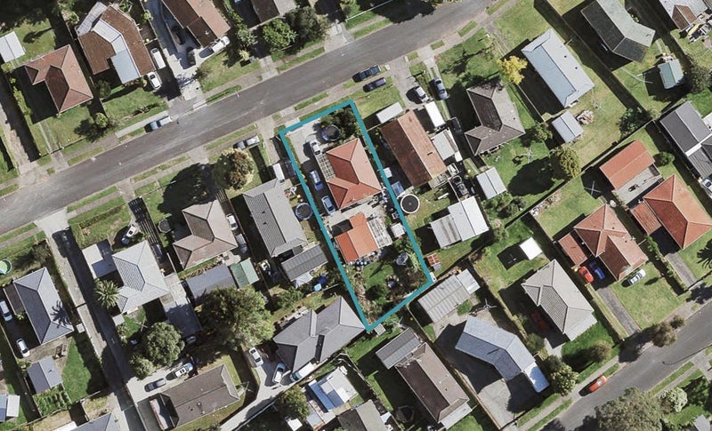 17 Gambare Place, Wattle Downs, Auckland - Carousel 1