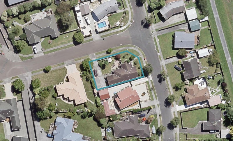 15 Delaware Grove, Totara Park, Upper Hutt - Carousel 1