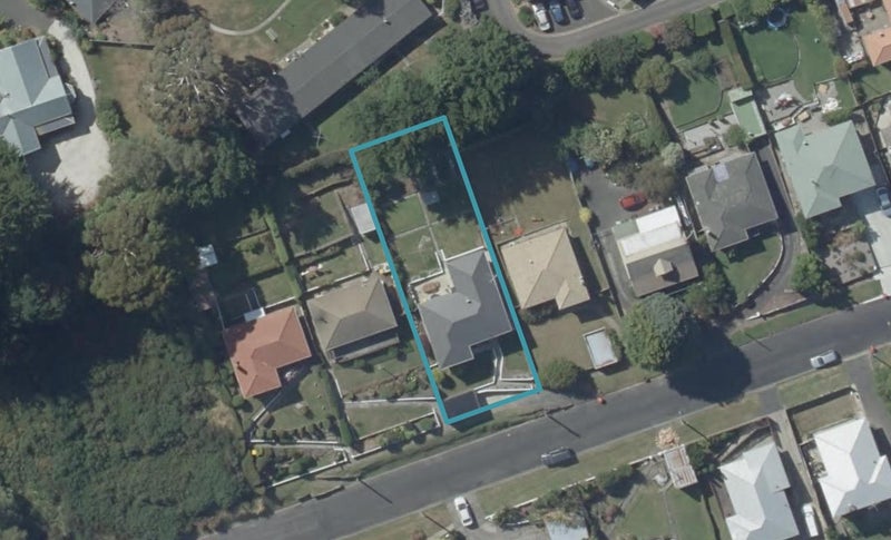 48 Waldron Crescent, Green Island, Dunedin - Carousel 1