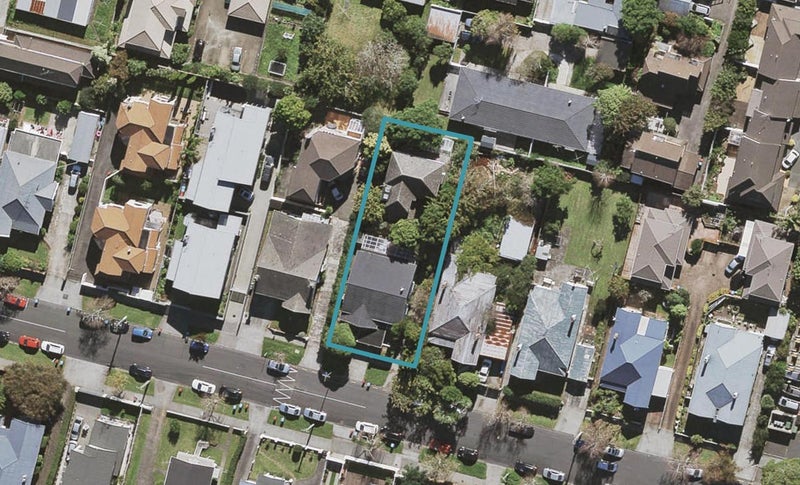 2/11 Queen Mary Avenue, Epsom, Auckland - Carousel 1