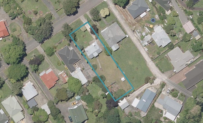 18 Benefield Street, Whanganui East, Whanganui - Carousel 1