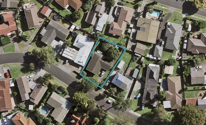 9 Balgowan Terrace, Conifer Grove, Takanini - Carousel 1