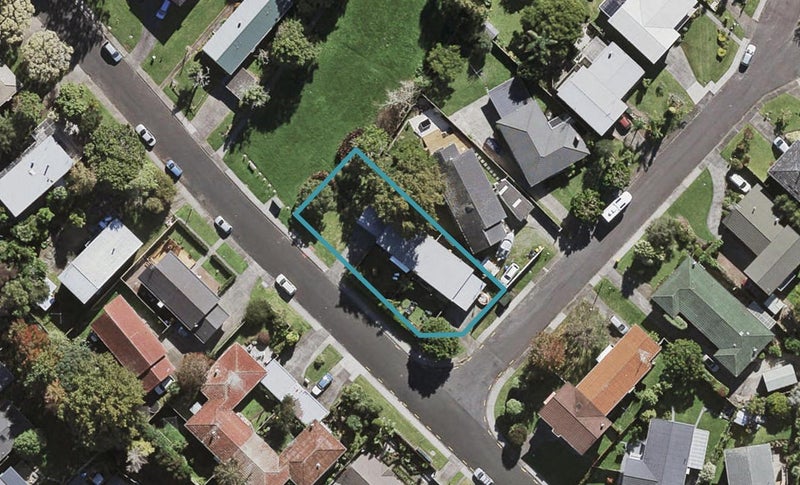 1/51 Stanaway Street, Hillcrest, Auckland - Carousel 1