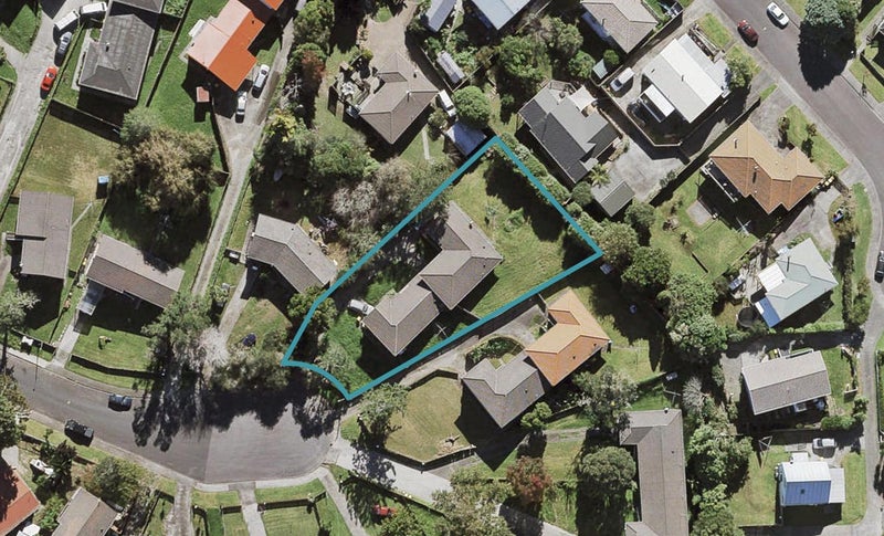 19 Hanui Place, Massey, Auckland - Carousel 1