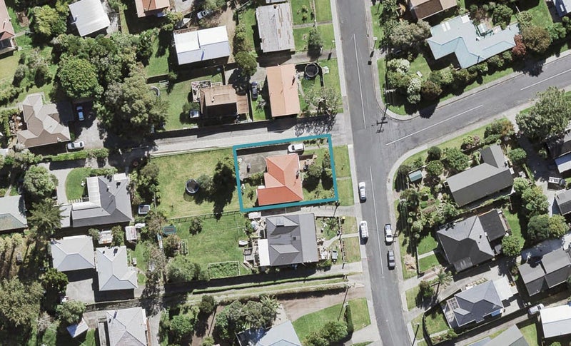 31 Kia Ora Road, Beach Haven, Auckland - Carousel 1