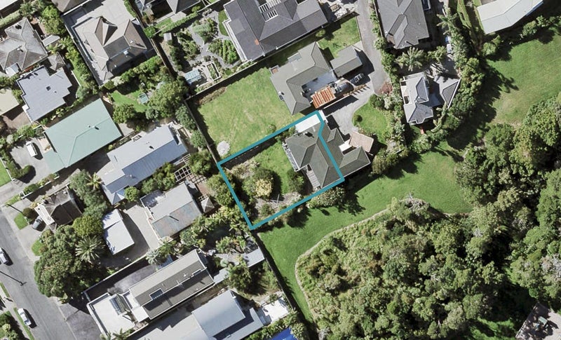 13A Lynton Road, Bucklands Beach, Auckland - Carousel 1