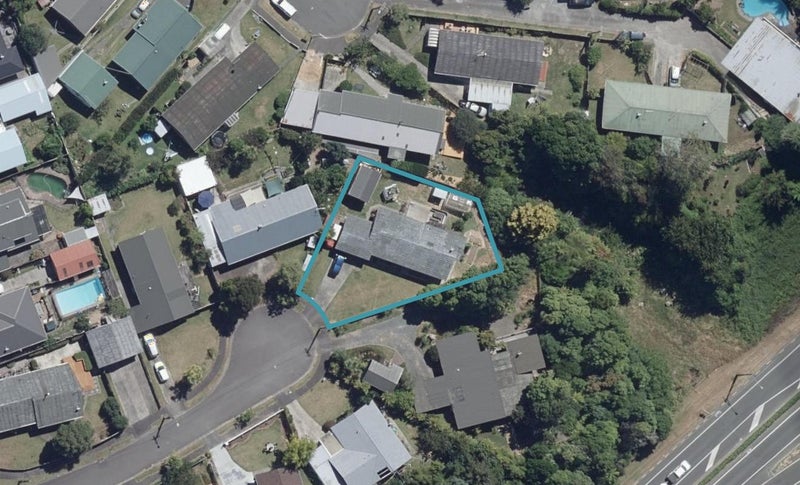 7 Burwood Place, Silverdale, Hamilton - Carousel 1