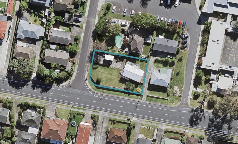 134 Chivalry Road, Glenfield, Auckland - Carousel 1