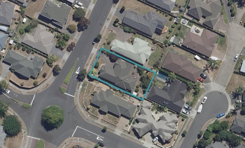 16 Huntington Drive, Huntington, Hamilton - Carousel 1