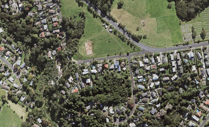 16 Inglis Street, Birkenhead, Auckland - Carousel 1