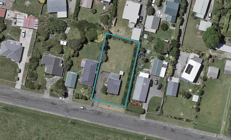 8 Kiharoa Street, Otaki Beach, Otaki - Carousel 1