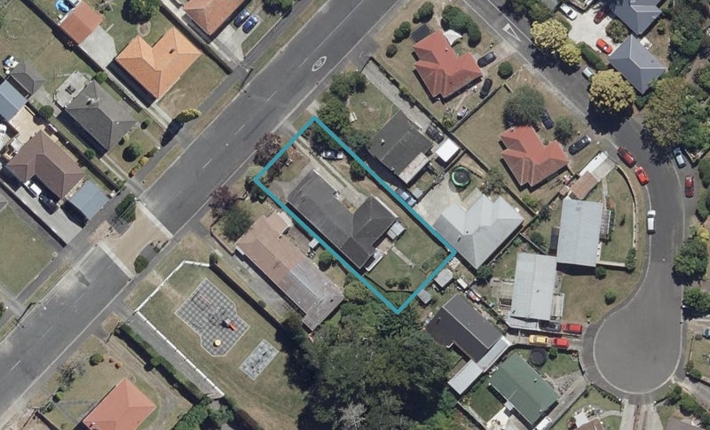 33 Pine Avenue, Bader, Hamilton - Carousel 1