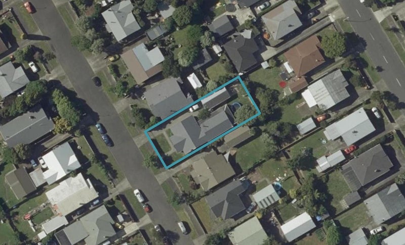 43 Burns Avenue, Takaro, Palmerston North - Carousel 1