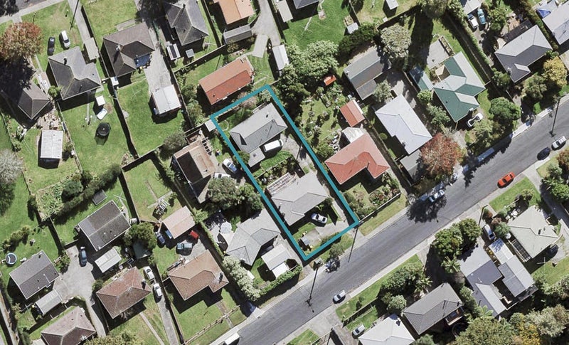 2/26 Lancaster Road, Beach Haven, Auckland - Carousel 1