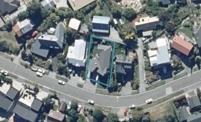 81 Cedar Drive, Kelvin Heights, Queenstown - Carousel 1