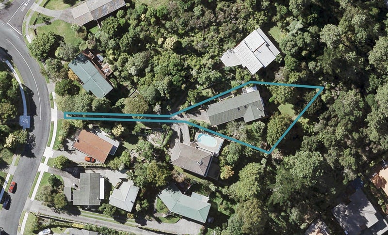 11 Helvetia Drive, Browns Bay, Auckland - Carousel 1