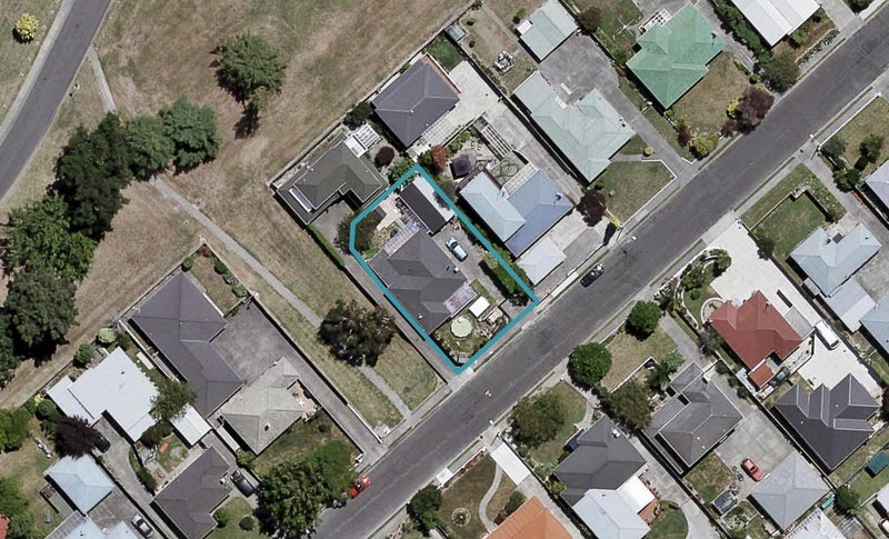 15 Menin Road, Onekawa, Napier - Carousel 1