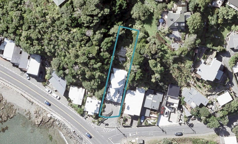 1 Ferry Road, Days Bay, Lower Hutt - Carousel 1