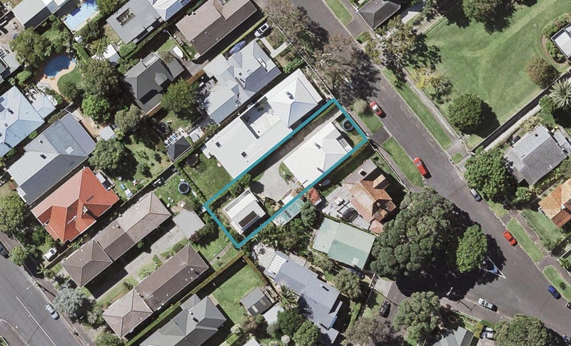 11 Oxford Terrace, Devonport, Auckland - Carousel 1