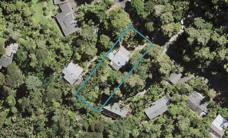 7 Valley Road, Titirangi, Auckland - Carousel 1
