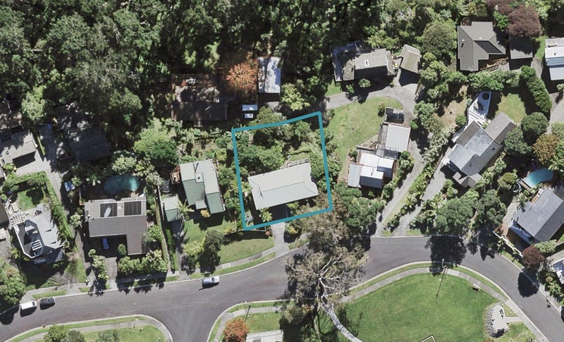 27 Jacaranda Avenue, Beach Haven, Auckland - Carousel 1