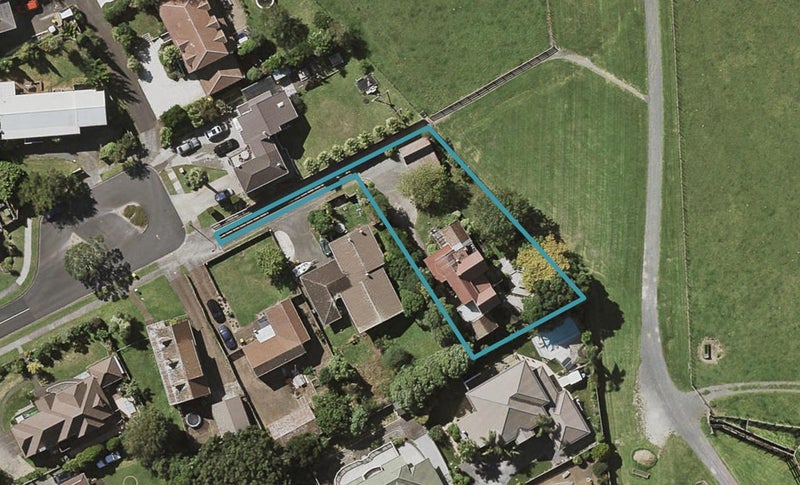 9 Tadley Court, Goodwood Heights, Auckland - Carousel 1