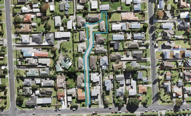 8E Totara Road, Te Atatu Peninsula, Auckland - Carousel 1