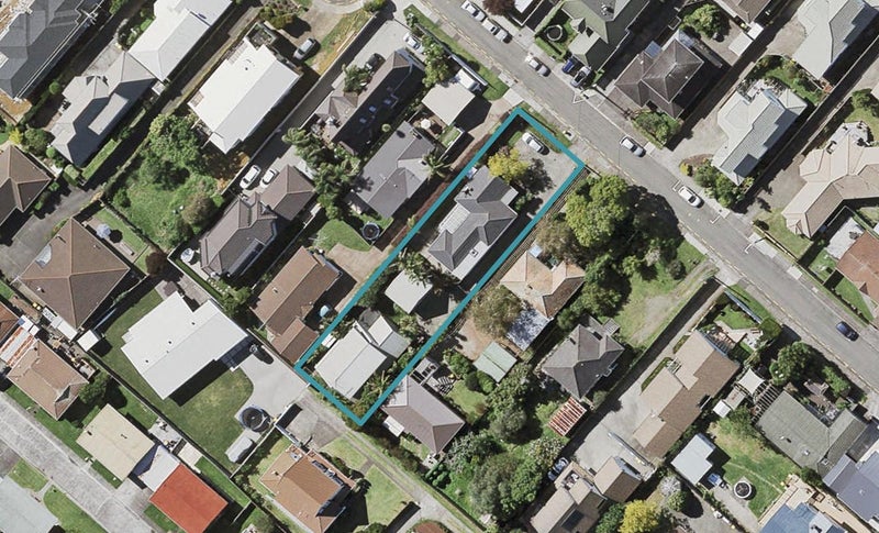 2/16 Stratford Avenue, Milford, Auckland - Carousel 1