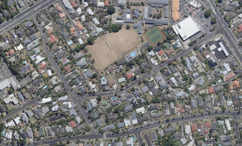4/15 McCracken Avenue, Hillcrest, Hamilton - Carousel 1