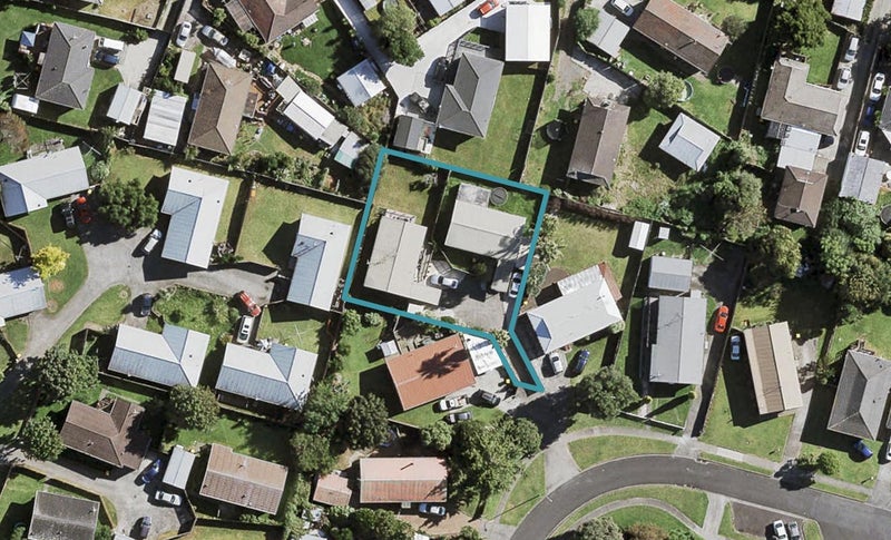 2/16 Justamere Place, Weymouth, Auckland - Carousel 1