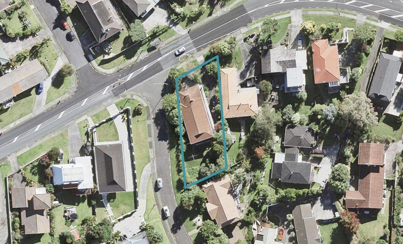246 Glamorgan Drive, Northcross, Auckland - Carousel 1