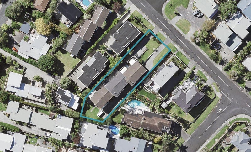 3/64 Seaview Road, Castor Bay, Auckland - Carousel 1
