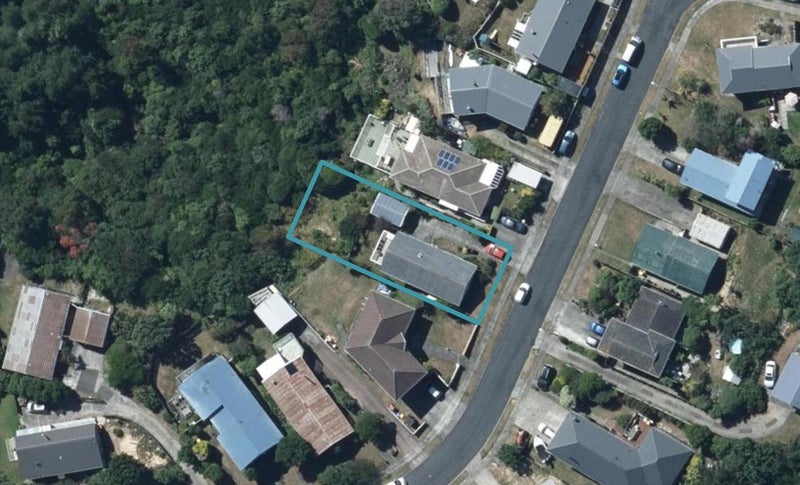8 De Castro Place, Titahi Bay, Porirua - Carousel 1
