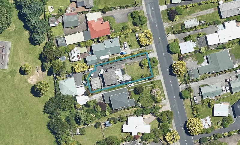 116 Koutu Road, Kawaha Point, Rotorua - Carousel 1