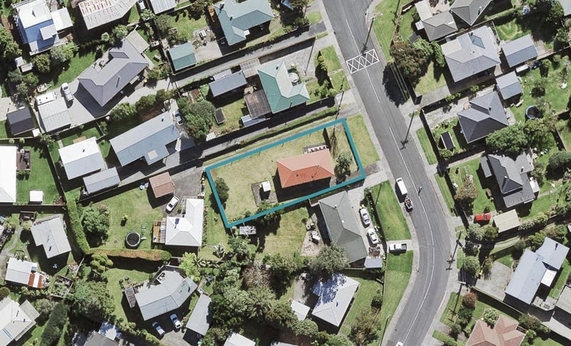 28 Tramway Road, Beach Haven, Auckland - Carousel 1