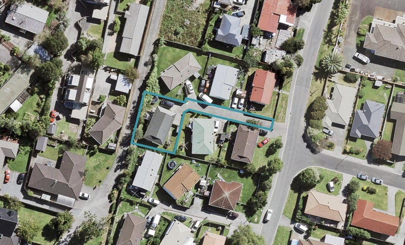 9 Selak Place, Glen Eden, Auckland - Carousel 1